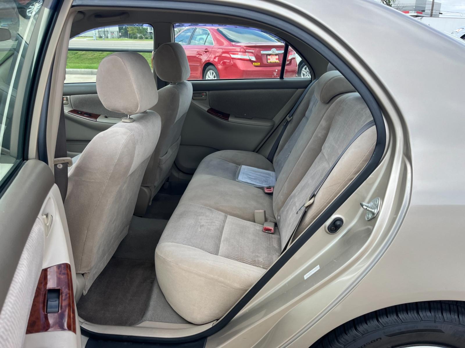 2005 GOLD /TAN Toyota Corolla CE (1NXBR32E75Z) with an 1.8L L4 DOHC 16V engine, Automatic transmission, located at 14700 Tomball Parkway 249, Houston, TX, 77086, (281) 444-2200, 29.928619, -95.504074 - Photo #9